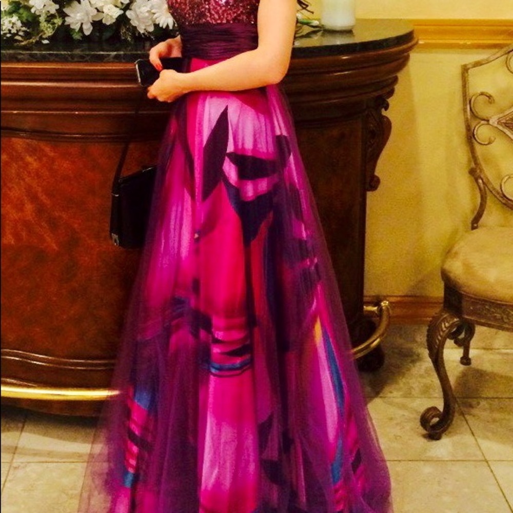 Beautiful A line dress.Can be worn as a prom dress
